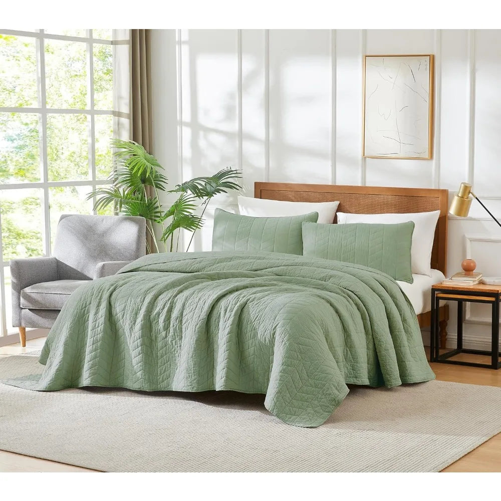 Cotton Quilt Set in Sage Green for California King Bed with Oversized Soft Bedspread and Pillow Shams